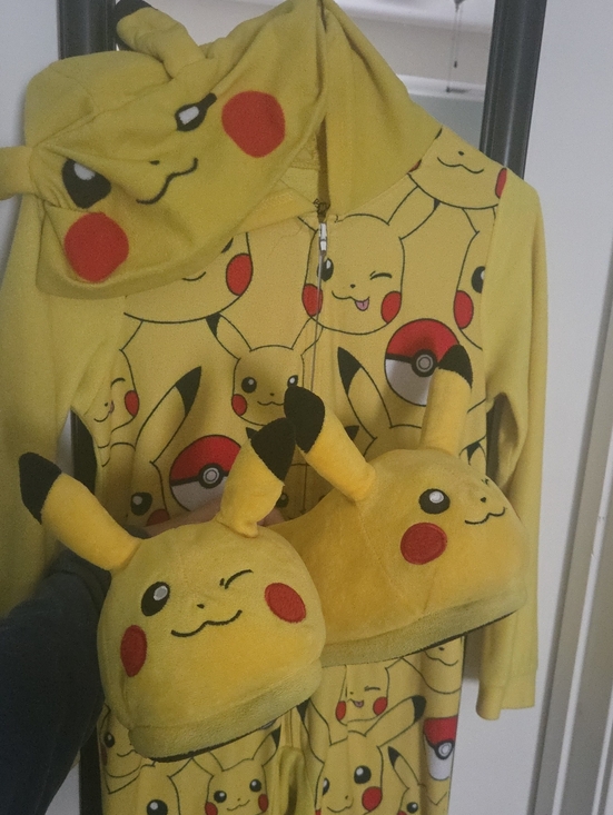 Pokémon Other - PIKACHU SET Yellow Character Kids Onesie  with Hood and Plush Slippers!